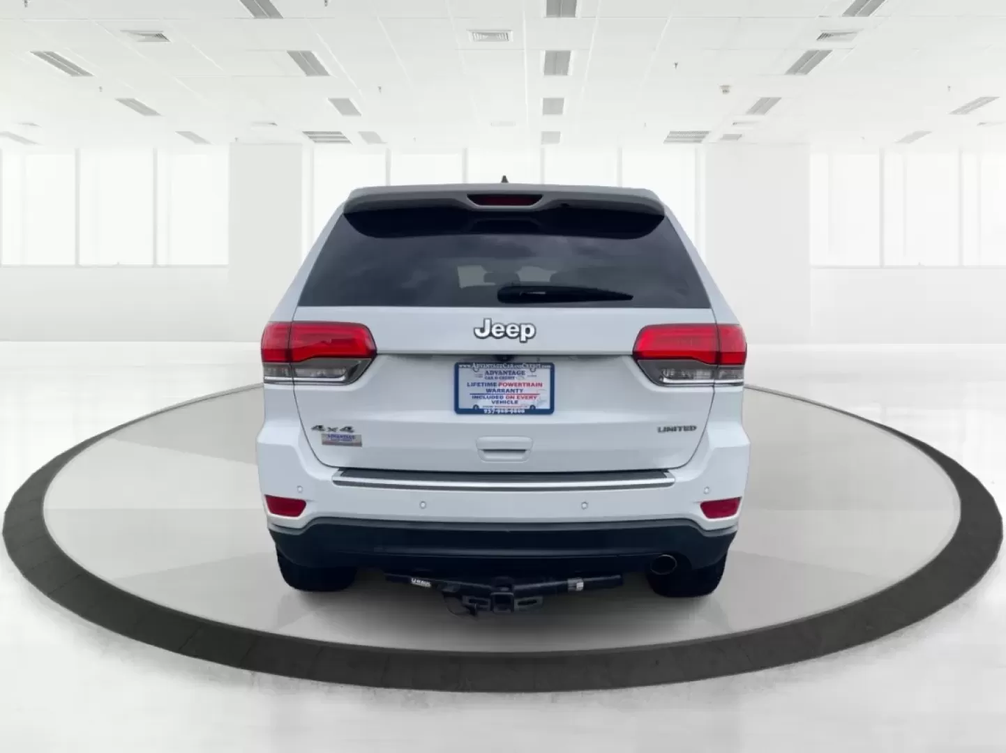 2016 Jeep Grand Cherokee Limited (1C4RJFBG9GC) with an Other engine, located at 1230 East Main St, Xenia, OH, 45385, (937) 908-9800, 39.688026, -83.910172 - ### Discover Adventure with the 2016 Jeep Grand Cherokee Limited at Advantage Car and Credit in Fairborn, OH!<br /> <br /> Are you ready to elevate your weekend adventures or tackle your daily commute with style and confidence? The 2016 Jeep Grand Cherokee Limited is the perfect SUV for those who cr - Photo#3