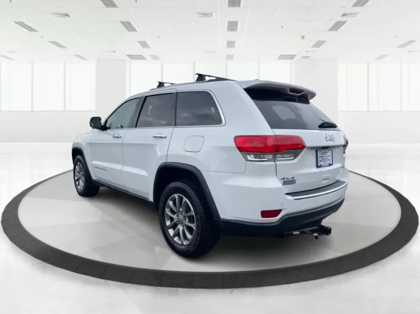 2016 Jeep Grand Cherokee Limited (1C4RJFBG9GC) with an Other engine, located at 1230 East Main St, Xenia, OH, 45385, (937) 908-9800, 39.688026, -83.910172 - ### Discover Adventure with the 2016 Jeep Grand Cherokee Limited at Advantage Car and Credit in Fairborn, OH!<br /> <br /> Are you ready to elevate your weekend adventures or tackle your daily commute with style and confidence? The 2016 Jeep Grand Cherokee Limited is the perfect SUV for those who cr - Photo#4