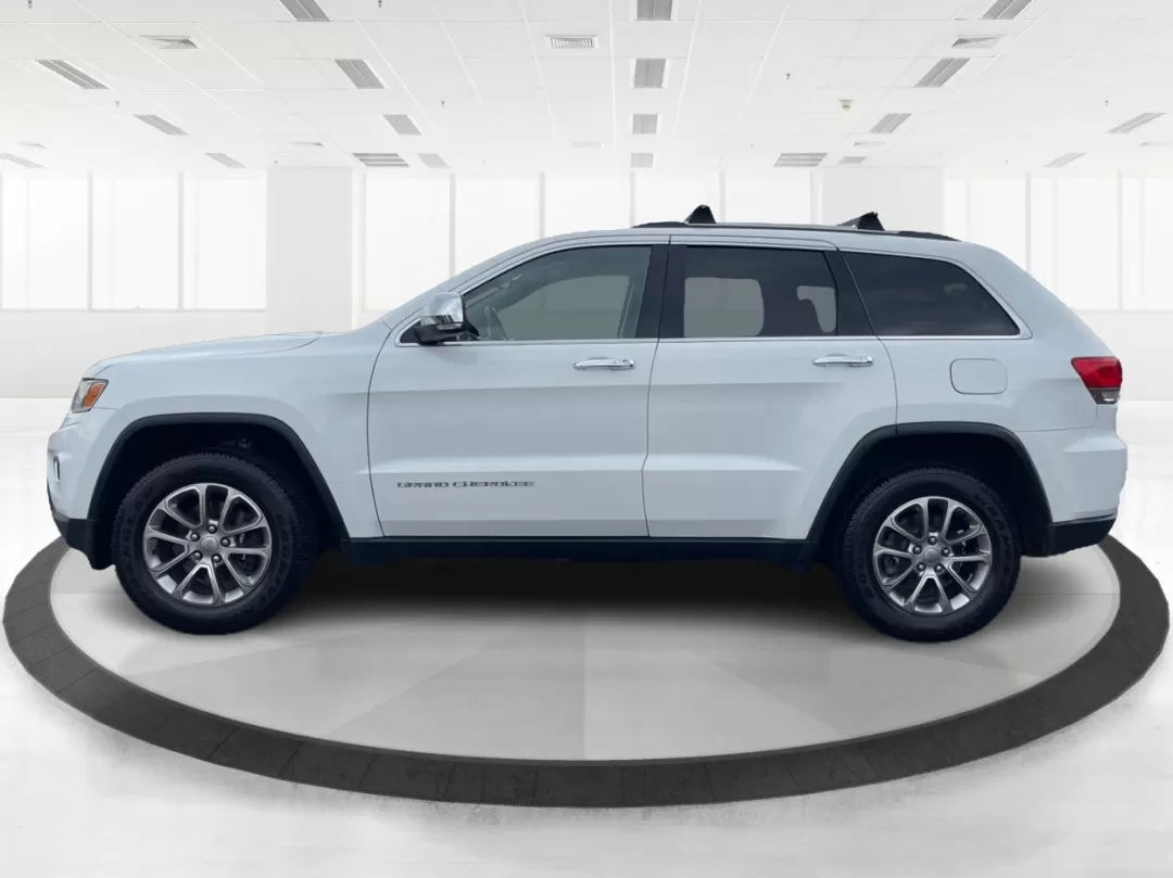 2016 Jeep Grand Cherokee Limited (1C4RJFBG9GC) with an Other engine, located at 1230 East Main St, Xenia, OH, 45385, (937) 908-9800, 39.688026, -83.910172 - ### Discover Adventure with the 2016 Jeep Grand Cherokee Limited at Advantage Car and Credit in Fairborn, OH!<br /> <br /> Are you ready to elevate your weekend adventures or tackle your daily commute with style and confidence? The 2016 Jeep Grand Cherokee Limited is the perfect SUV for those who cr - Photo#5