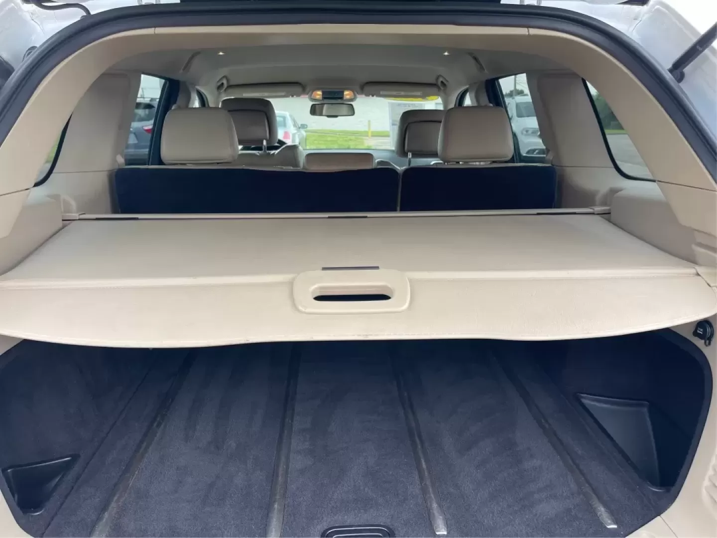 2016 Jeep Grand Cherokee Limited (1C4RJFBG9GC) with an Other engine, located at 1230 East Main St, Xenia, OH, 45385, (937) 908-9800, 39.688026, -83.910172 - ### Discover Adventure with the 2016 Jeep Grand Cherokee Limited at Advantage Car and Credit in Fairborn, OH!<br /> <br /> Are you ready to elevate your weekend adventures or tackle your daily commute with style and confidence? The 2016 Jeep Grand Cherokee Limited is the perfect SUV for those who cr - Photo#12