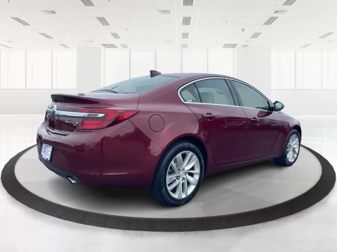 2017 Buick Regal Turbo (2G4GM5EX5H9) with an 2L I-4 gasoline direct injection engine, located at 1230 East Main St, Xenia, OH, 45385, (937) 908-9800, 39.688026, -83.910172 - Photo#2