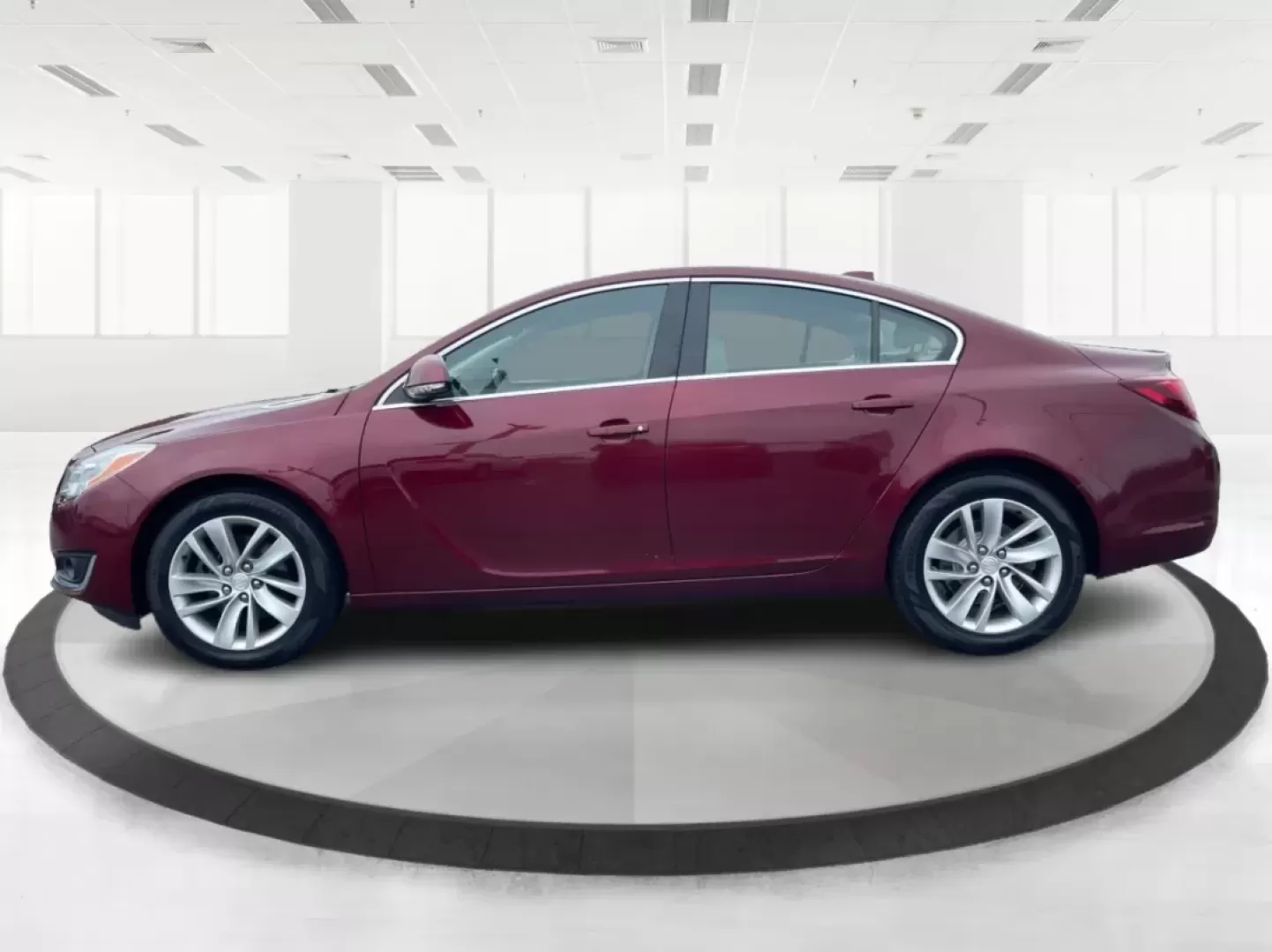 2017 Buick Regal Turbo (2G4GM5EX5H9) with an 2L I-4 gasoline direct injection engine, located at 1230 East Main St, Xenia, OH, 45385, (937) 908-9800, 39.688026, -83.910172 - **Elevate Your Commute in the Stylish 2017 Buick Regal Turbo**<br /> <br /> If you're searching for a vehicle that seamlessly blends sophistication with performance, the 2017 Buick Regal Turbo is your ideal choice. This sleek sedan is perfect for budget-conscious buyers who refuse to compromise on s - Photo#5