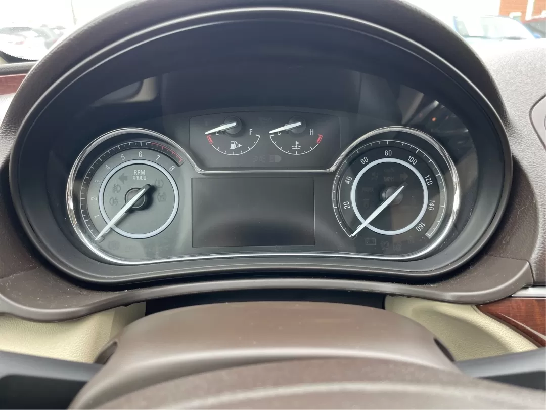 2017 Buick Regal Turbo (2G4GM5EX5H9) with an 2L I-4 gasoline direct injection engine, located at 1230 East Main St, Xenia, OH, 45385, (937) 908-9800, 39.688026, -83.910172 - Photo#15