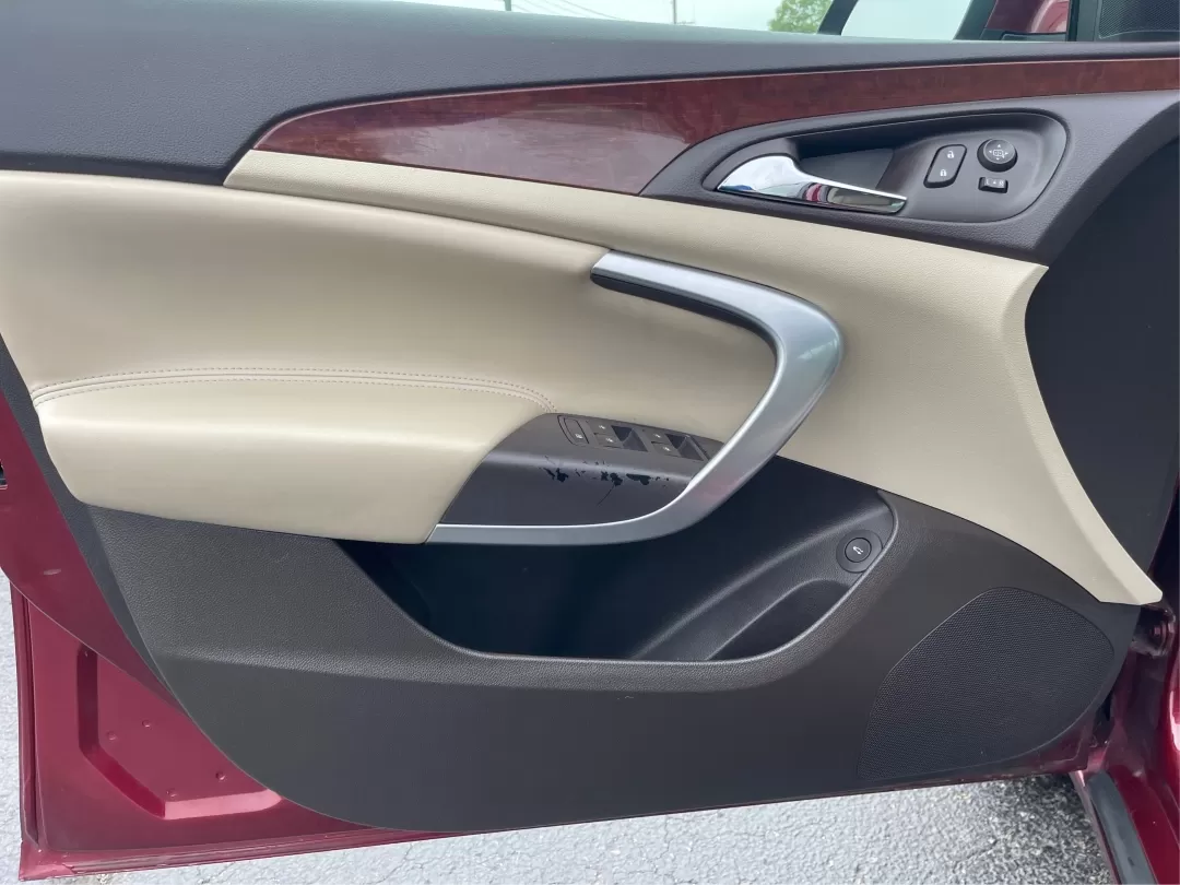 2017 Buick Regal Turbo (2G4GM5EX5H9) with an 2L I-4 gasoline direct injection engine, located at 1230 East Main St, Xenia, OH, 45385, (937) 908-9800, 39.688026, -83.910172 - Photo#19