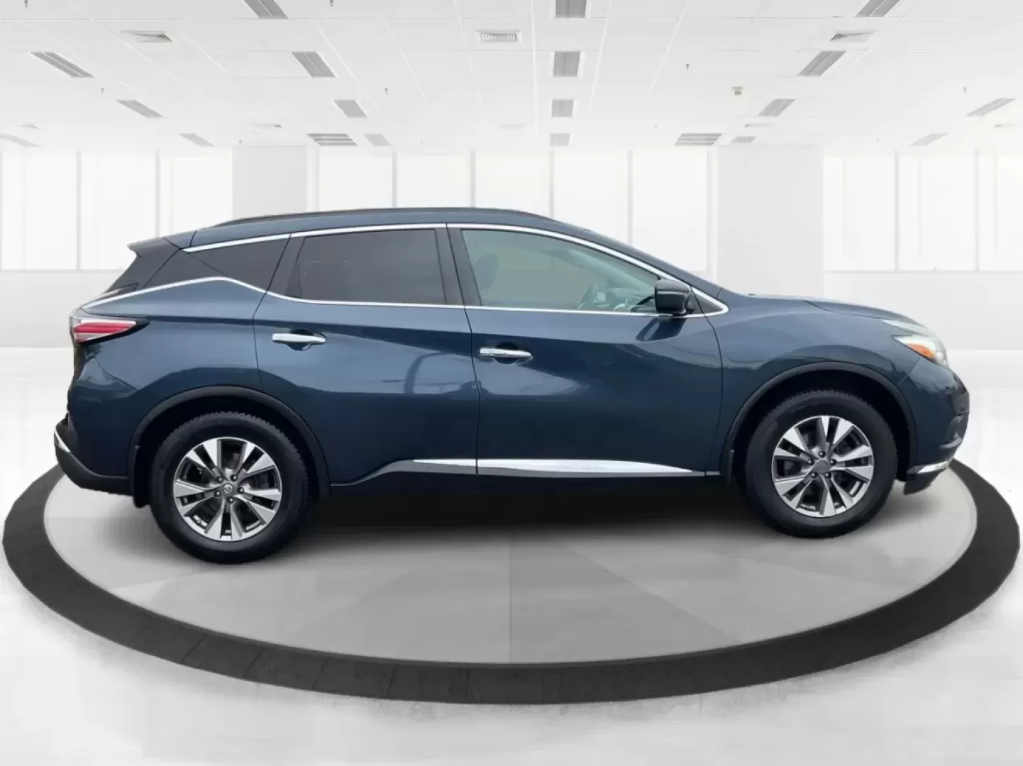 2015 Nissan Murano SV (5N1AZ2MH9FN) with an 3.5L V-6 DOHC engine, located at 1230 East Main St, Xenia, OH, 45385, (937) 908-9800, 39.688026, -83.910172 - Are you ready to elevate your family adventures or daily commutes? The 2015 Nissan Murano SV is the perfect vehicle to transform your driving experience! With its spacious interior and modern features, this SUV is designed for those who crave comfort and versatility, making it ideal for both busy fa - Photo#1