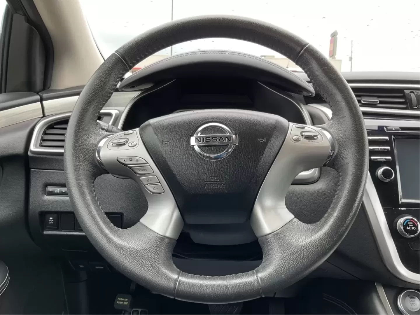 2015 Nissan Murano SV (5N1AZ2MH9FN) with an 3.5L V-6 DOHC engine, located at 1230 East Main St, Xenia, OH, 45385, (937) 908-9800, 39.688026, -83.910172 - Are you ready to elevate your family adventures or daily commutes? The 2015 Nissan Murano SV is the perfect vehicle to transform your driving experience! With its spacious interior and modern features, this SUV is designed for those who crave comfort and versatility, making it ideal for both busy fa - Photo#15