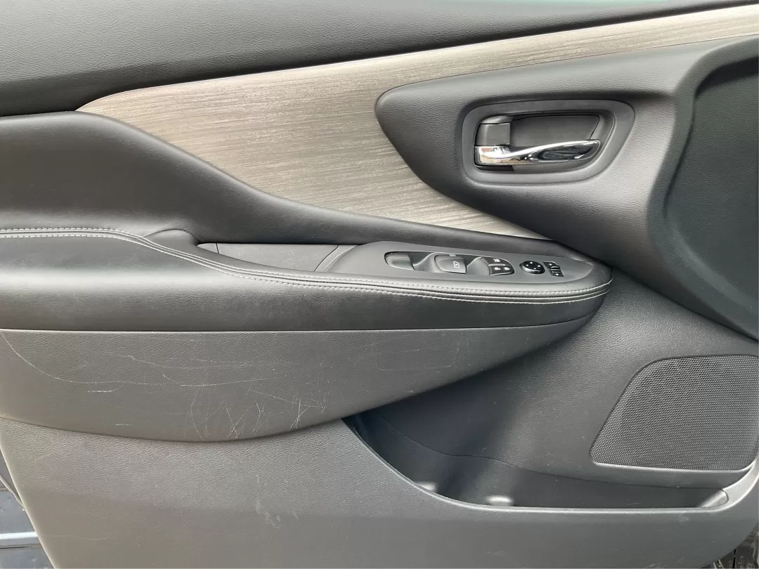 2015 Nissan Murano SV (5N1AZ2MH9FN) with an 3.5L V-6 DOHC engine, located at 1230 East Main St, Xenia, OH, 45385, (937) 908-9800, 39.688026, -83.910172 - Photo#17