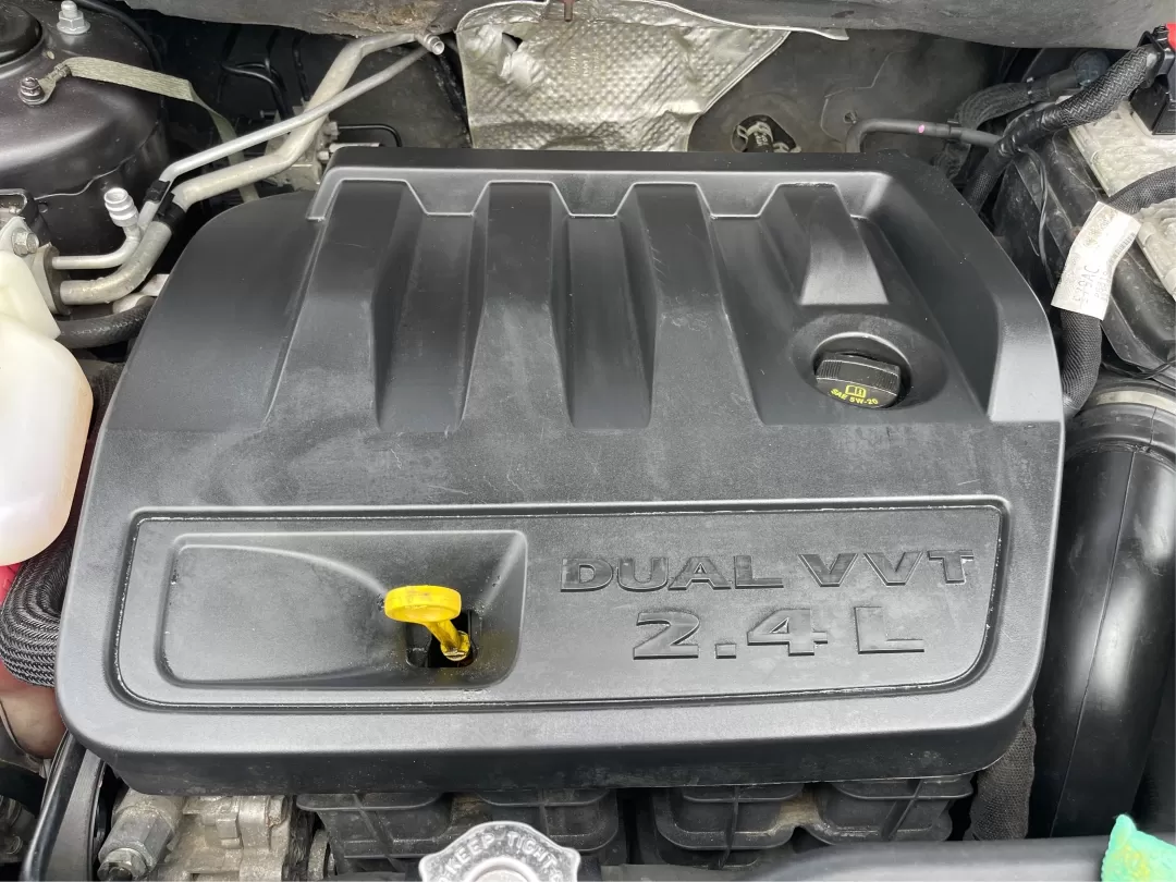 2014 Jeep Patriot Latitude 4WD (1C4NJRFB5ED) with an 2.4L L4 DOHC 16V engine, located at 1230 East Main St, Xenia, OH, 45385, (937) 908-9800, 39.688026, -83.910172 - Photo#4