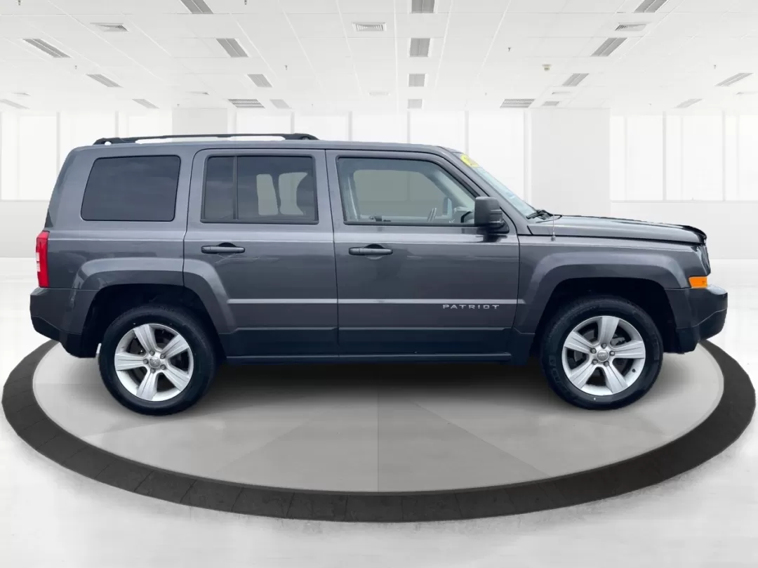 2014 Jeep Patriot Latitude 4WD (1C4NJRFB5ED) with an 2.4L L4 DOHC 16V engine, located at 1230 East Main St, Xenia, OH, 45385, (937) 908-9800, 39.688026, -83.910172 - Photo#15