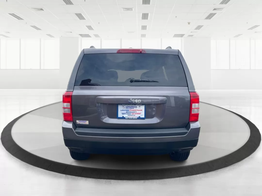 2014 Jeep Patriot Latitude 4WD (1C4NJRFB5ED) with an 2.4L L4 DOHC 16V engine, located at 1230 East Main St, Xenia, OH, 45385, (937) 908-9800, 39.688026, -83.910172 - Photo#17