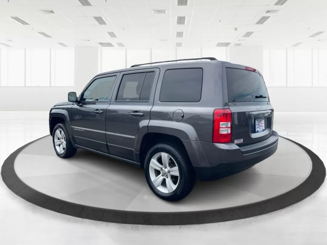 2014 Jeep Patriot Latitude 4WD (1C4NJRFB5ED) with an 2.4L L4 DOHC 16V engine, located at 1230 East Main St, Xenia, OH, 45385, (937) 908-9800, 39.688026, -83.910172 - Photo#18