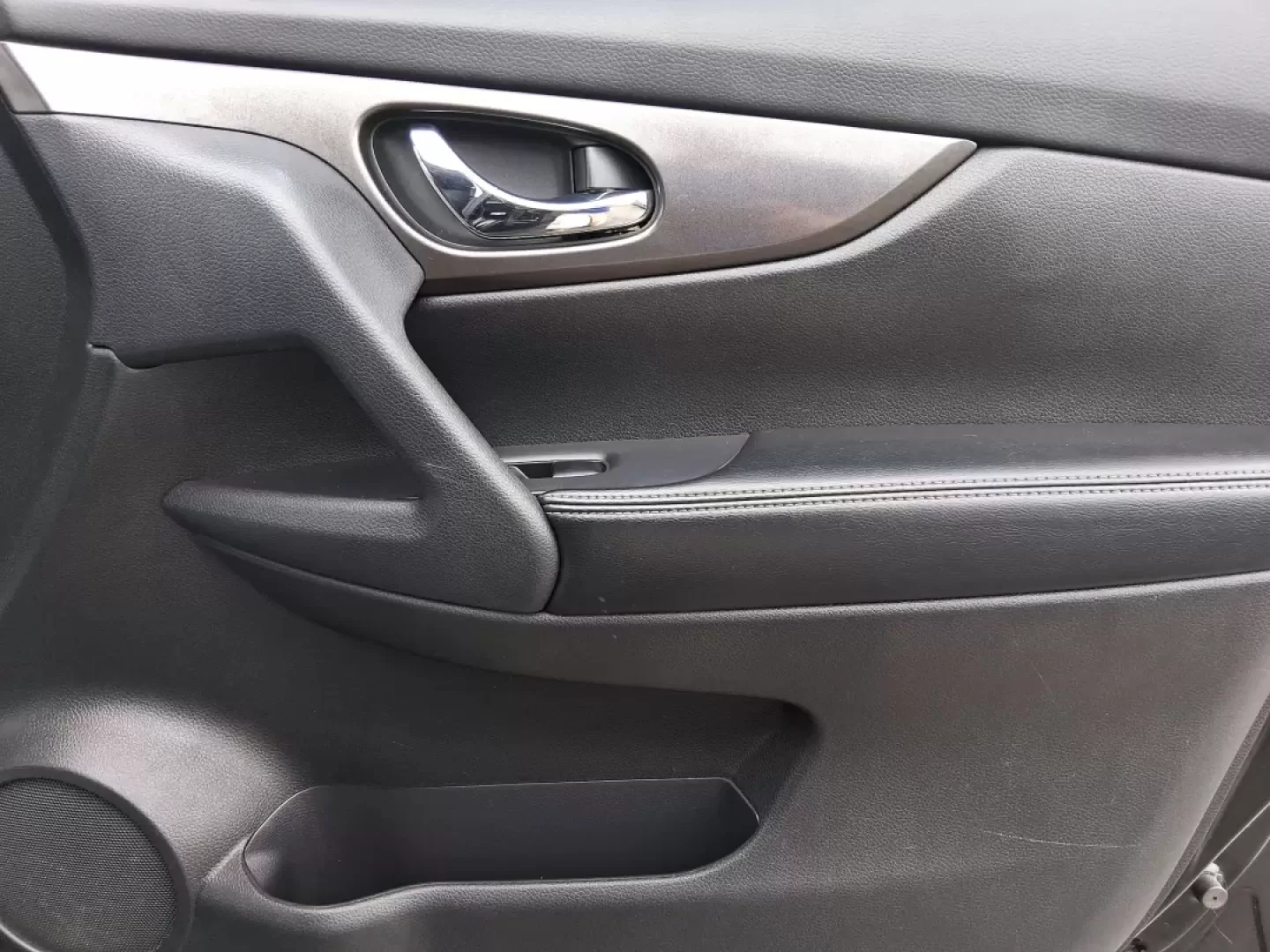 2015 Nissan Rogue SV (5N1AT2MV7FC) with an 2.5L I-4 DOHC engine, located at 1230 East Main St, Xenia, OH, 45385, (937) 908-9800, 39.688026, -83.910172 - **Conquer Every Adventure with the 2015 Nissan Rogue SV at Advantage Car and Credit - Xenia!**<br /> <br /> Are you ready to elevate your lifestyle with an SUV that's perfectly suited for family outings, weekend getaways, and daily commutes? The 2015 Nissan Rogue SV is the vehicle you've been search - Photo#19
