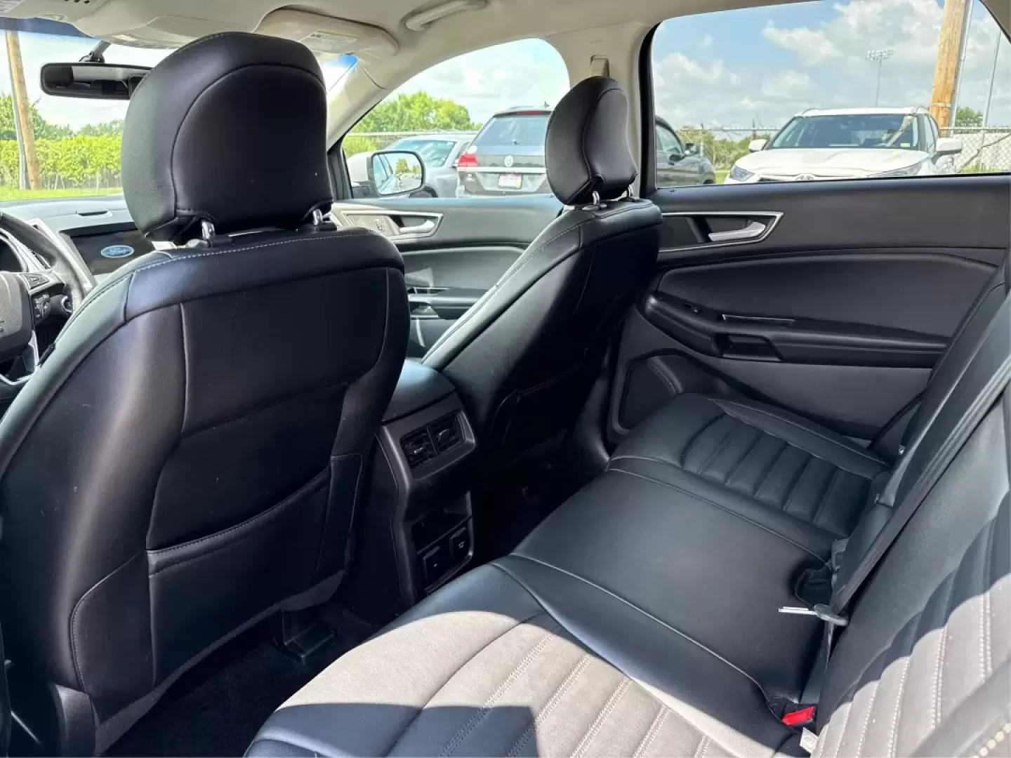 2016 Ford Edge SEL (2FMPK4J93GB) with an Other engine, located at 1230 East Main St, Xenia, OH, 45385, (937) 908-9800, 39.688026, -83.910172 - ### Discover Your Next Adventure with the 2016 Ford Edge SEL at Advantage Car and Credit!<br /> <br /> If you're on the lookout for the perfect SUV that seamlessly blends style, comfort, and functionality, the 2016 Ford Edge SEL is your ticket to a life of adventure. Whether you're a growing family - Photo#10