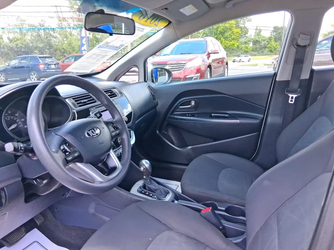 2016 Kia Rio LX (KNADM4A37G6) with an Gamma 1.6L I-4 gasoline direct injection engine, located at 1184 Kauffman Ave, Fairborn, OH, 45324, (937) 908-9800, 39.807072, -84.030914 - Photo#9