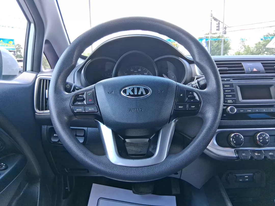 2016 Kia Rio LX (KNADM4A37G6) with an Gamma 1.6L I-4 gasoline direct injection engine, located at 1184 Kauffman Ave, Fairborn, OH, 45324, (937) 908-9800, 39.807072, -84.030914 - Photo#16