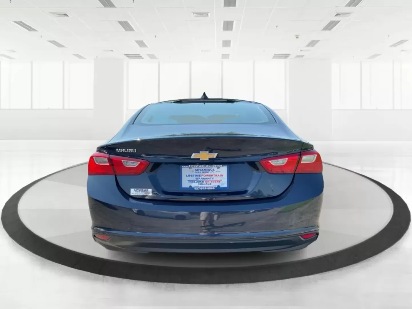 2018 Chevrolet Malibu 1LS (1G1ZB5ST0JF) with an ECOTEC 1.5L I-4 gasoline direct injection engine, located at 1184 Kauffman Ave, Fairborn, OH, 45324, (937) 908-9800, 39.807072, -84.030914 - **Experience Unmatched Comfort and Style with the 2018 Chevrolet Malibu at Advantage Car and Credit in Fairborn, OH!**<br /> <br /> Are you in the market for a dependable sedan that effortlessly balances style, comfort, and cutting-edge technology? Look no further than the stunning 2018 Chevrolet Ma - Photo#3