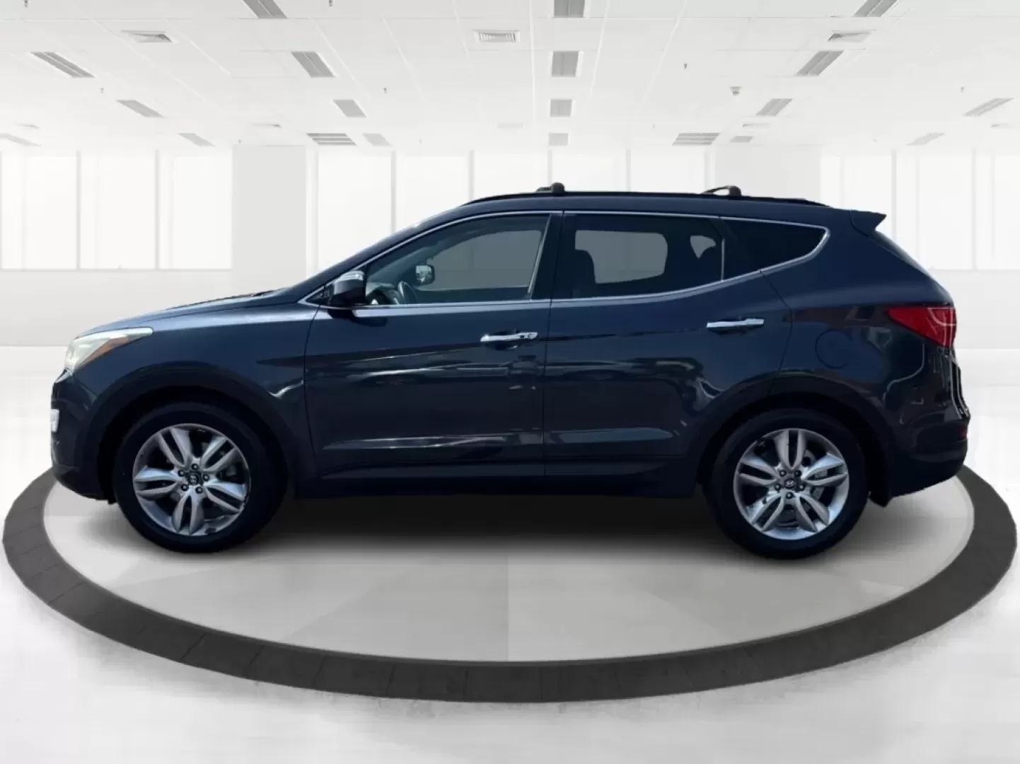 2013 Hyundai Santa Fe Sport 2.0T (5XYZU3LA1DG) with an Theta II 2L I-4 gasoline direct injection engine, located at 1230 East Main St, Xenia, OH, 45385, (937) 908-9800, 39.688026, -83.910172 - **Discover Adventure with the 2013 Hyundai Santa Fe at Advantage Car and Credit!**<br /> <br /> Are you ready to embrace the open road? Whether you're planning a weekend getaway or commuting to work, the 2013 Hyundai Santa Fe Sport 2.0T is the perfect vehicle to elevate your lifestyle. Designed for - Photo#5