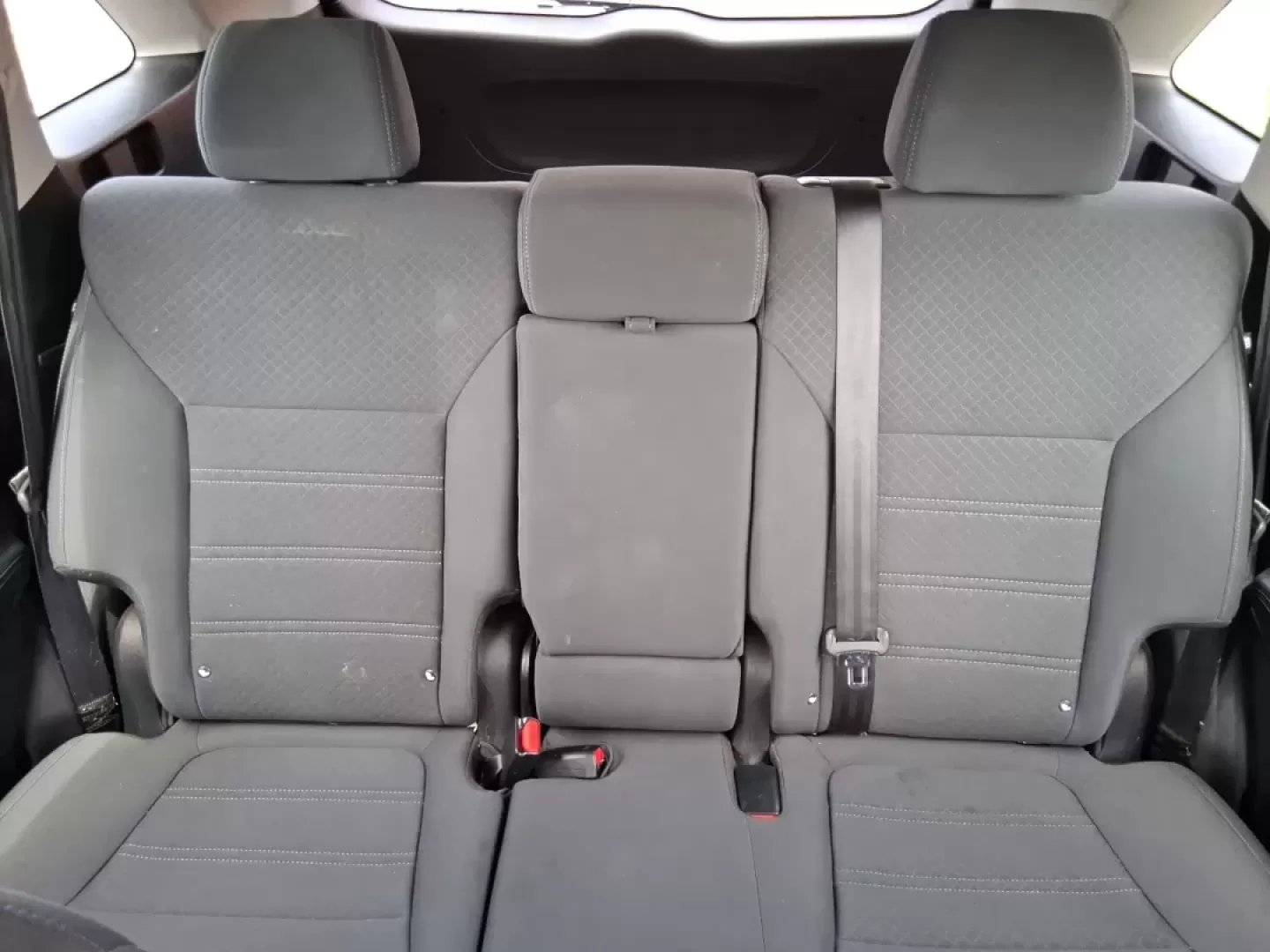 2017 Kia Sorento 2.4L L (5XYPG4A32HG) with an 2.4L I-4 gasoline direct injection engine, located at 1230 East Main St, Xenia, OH, 45385, (937) 908-9800, 39.688026, -83.910172 - Photo#14