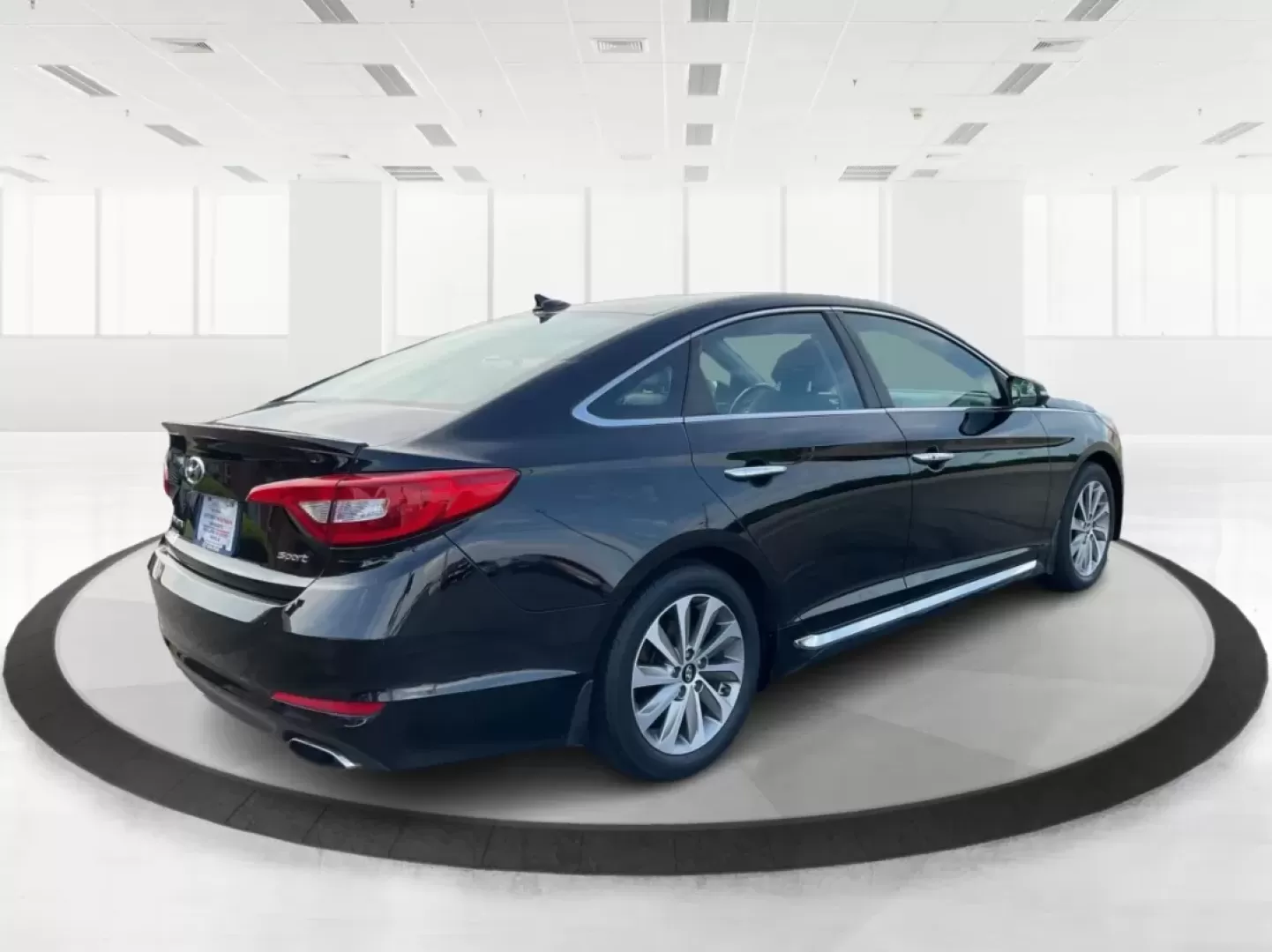 2017 Hyundai Sonata Sport (5NPE34AF9HH) with an 2.4L I-4 gasoline direct injection engine, located at 1230 East Main St, Xenia, OH, 45385, (937) 908-9800, 39.688026, -83.910172 - Photo#2