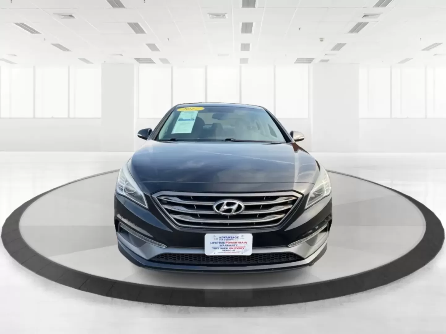 2017 Hyundai Sonata Sport (5NPE34AF9HH) with an 2.4L I-4 gasoline direct injection engine, located at 1230 East Main St, Xenia, OH, 45385, (937) 908-9800, 39.688026, -83.910172 - Photo#7