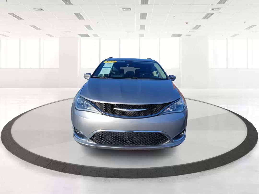 2019 Chrysler Pacifica Touring-L (2C4RC1BG5KR) with an 3.6L V6 DOHC 24V engine, 9-Speed Automatic transmission, located at 8750 N County Rd 25A, Piqua, OH, 45356, (937) 908-9800, 40.164391, -84.232513 - Photo#7