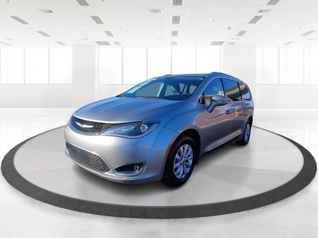 2019 Chrysler Pacifica Touring-L (2C4RC1BG5KR) with an 3.6L V6 DOHC 24V engine, 9-Speed Automatic transmission, located at 8750 N County Rd 25A, Piqua, OH, 45356, (937) 908-9800, 40.164391, -84.232513 - Photo#8