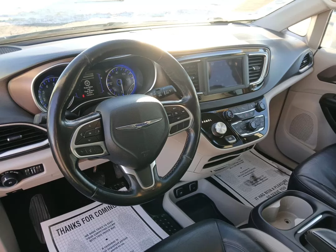 2019 Chrysler Pacifica Touring-L (2C4RC1BG5KR) with an 3.6L V6 DOHC 24V engine, 9-Speed Automatic transmission, located at 8750 N County Rd 25A, Piqua, OH, 45356, (937) 908-9800, 40.164391, -84.232513 - Photo#9