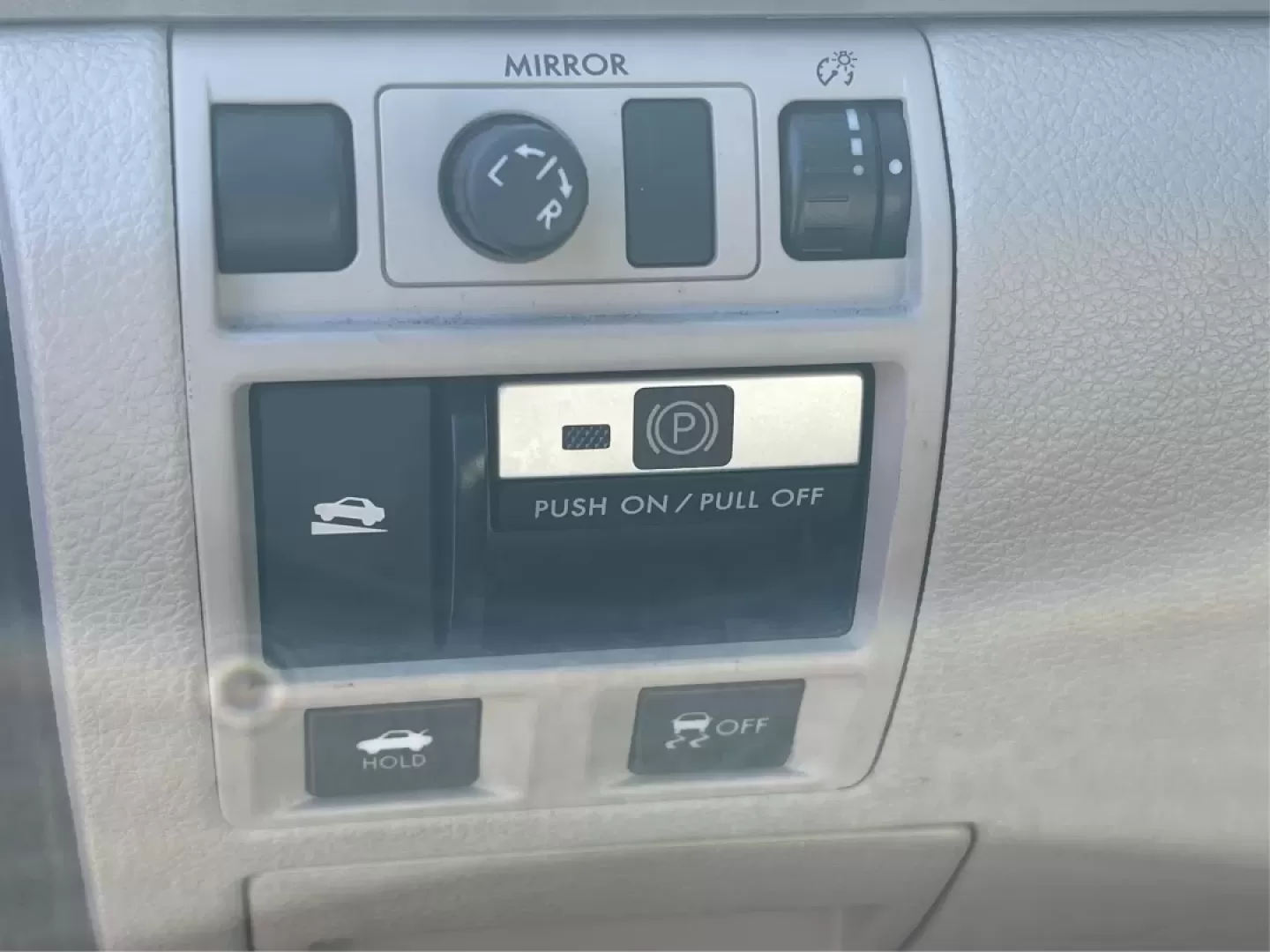 2013 Subaru Legacy 2.5i Premium (4S3BMCC68D3) with an 2.5L H-4 DOHC engine, located at 8750 N County Rd 25A, Piqua, OH, 45356, (937) 908-9800, 40.164391, -84.232513 - Photo#17