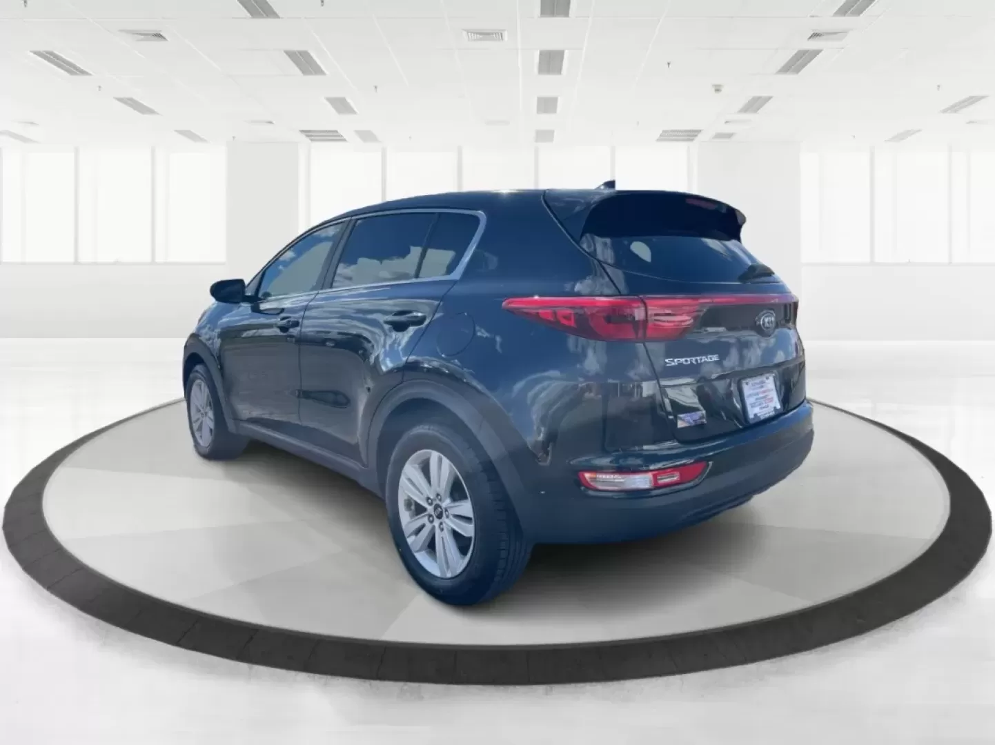 2019 Kia Sportage LX (KNDPMCACXK7) with an Theta II 2.4L I-4 gasoline direct injection engine, located at 8750 N County Rd 25A, Piqua, OH, 45356, (937) 908-9800, 40.164391, -84.232513 - **Adventure Awaits with the 2019 Kia Sportage at Advantage Car and Credit!**<br /> <br /> Are you ready to elevate your driving experience? Whether you're navigating the hustle and bustle of city life or embarking on a weekend getaway, the 2019 Kia Sportage is your perfect companion. This stylish cr - Photo#4