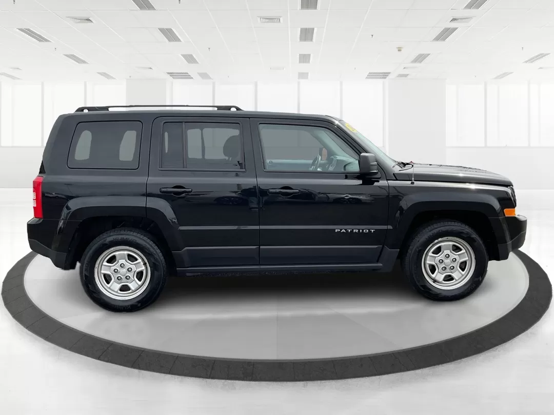 2017 Jeep Patriot Sport FWD (1C4NJPBAXHD) with an 2.4L I-4 DOHC engine, located at 8750 N County Rd 25A, Piqua, OH, 45356, (937) 908-9800, 40.164391, -84.232513 - Photo#1