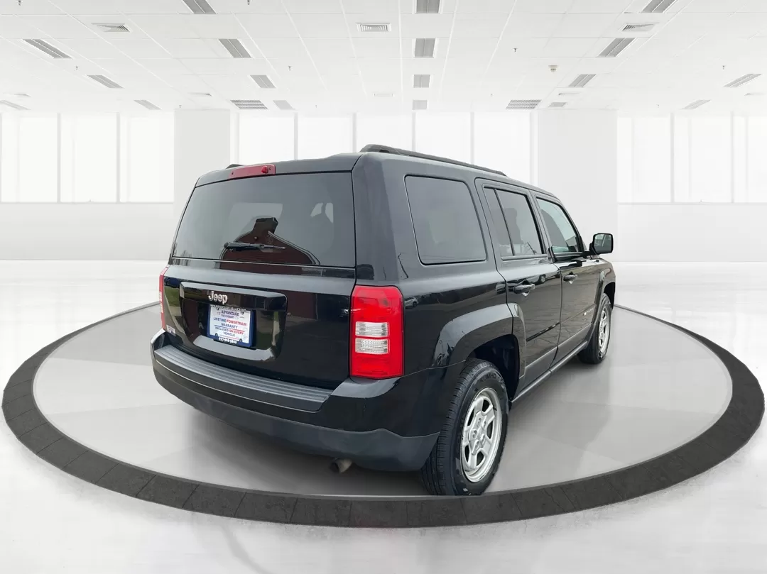 2017 Jeep Patriot Sport FWD (1C4NJPBAXHD) with an 2.4L I-4 DOHC engine, located at 8750 N County Rd 25A, Piqua, OH, 45356, (937) 908-9800, 40.164391, -84.232513 - Photo#2