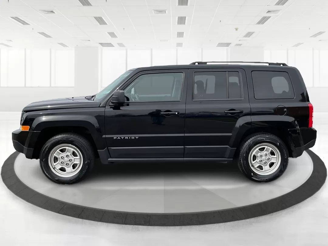 2017 Jeep Patriot Sport FWD (1C4NJPBAXHD) with an 2.4L I-4 DOHC engine, located at 8750 N County Rd 25A, Piqua, OH, 45356, (937) 908-9800, 40.164391, -84.232513 - Photo#5