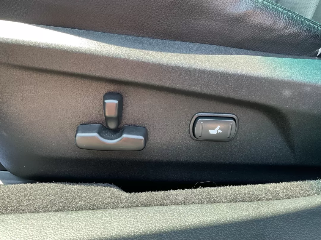 2015 Chrysler 200 S (1C3CCCBB8FN) with an Other engine, located at 4508 South Dixie Dr, Moraine, OH, 45439, (937) 908-9800, 39.807072, -84.031563 - Photo#17