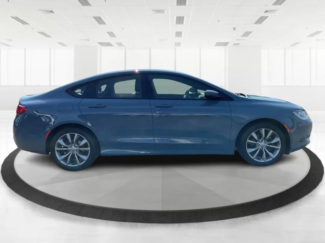 2015 Chrysler 200 S (1C3CCCBB8FN) with an Other engine, located at 1184 Kauffman Ave, Fairborn, OH, 45324, (937) 908-9800, 39.807072, -84.030914 - Photo#1