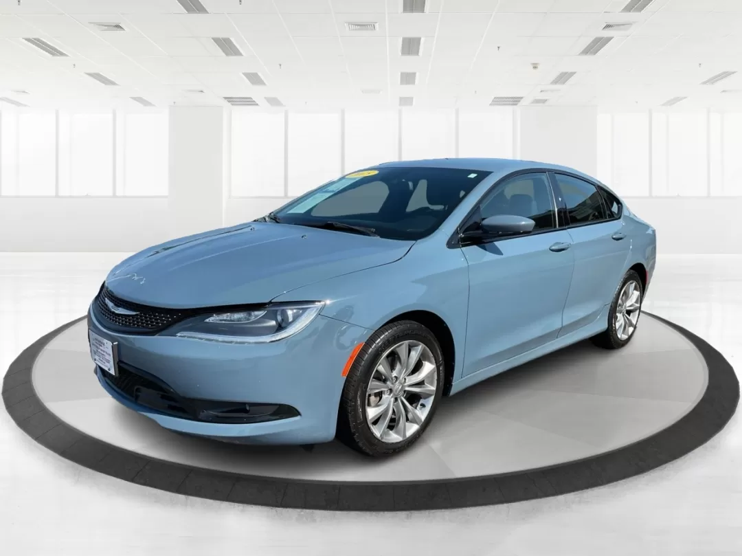 2015 Chrysler 200 S (1C3CCCBB8FN) with an Other engine, located at 1184 Kauffman Ave, Fairborn, OH, 45324, (937) 908-9800, 39.807072, -84.030914 - Photo#8
