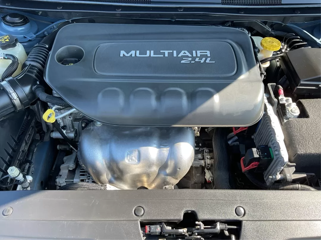 2015 Chrysler 200 S (1C3CCCBB8FN) with an Other engine, located at 1184 Kauffman Ave, Fairborn, OH, 45324, (937) 908-9800, 39.807072, -84.030914 - Photo#11