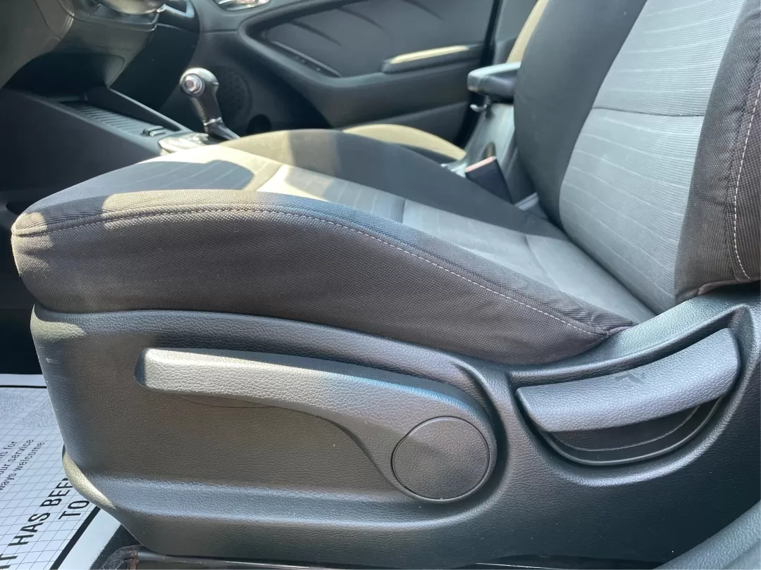 2013 Hyundai Elantra GLS (5NPDH4AE6DH) with an 1.8L I-4 DOHC engine, located at 8750 N County Rd 25A, Piqua, OH, 45356, (937) 908-9800, 40.164391, -84.232513 - Photo#18