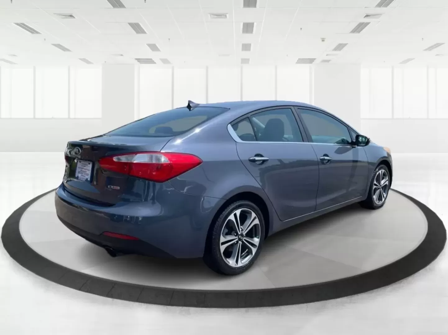 2014 Kia Forte EX (KNAFX4A88E5) with an 2L I-4 gasoline direct injection engine, located at 8750 N County Rd 25A, Piqua, OH, 45356, (937) 908-9800, 40.164391, -84.232513 - **Elevate Your Everyday Commute with the 2014 Kia Forte EX Perfect for the Modern Lifestyle**<br /> <br /> Looking for a reliable vehicle that effortlessly combines style, comfort, and affordability? The 2014 Kia Forte EX is the perfect choice for budget-conscious buyers and growing families alike. - Photo#2