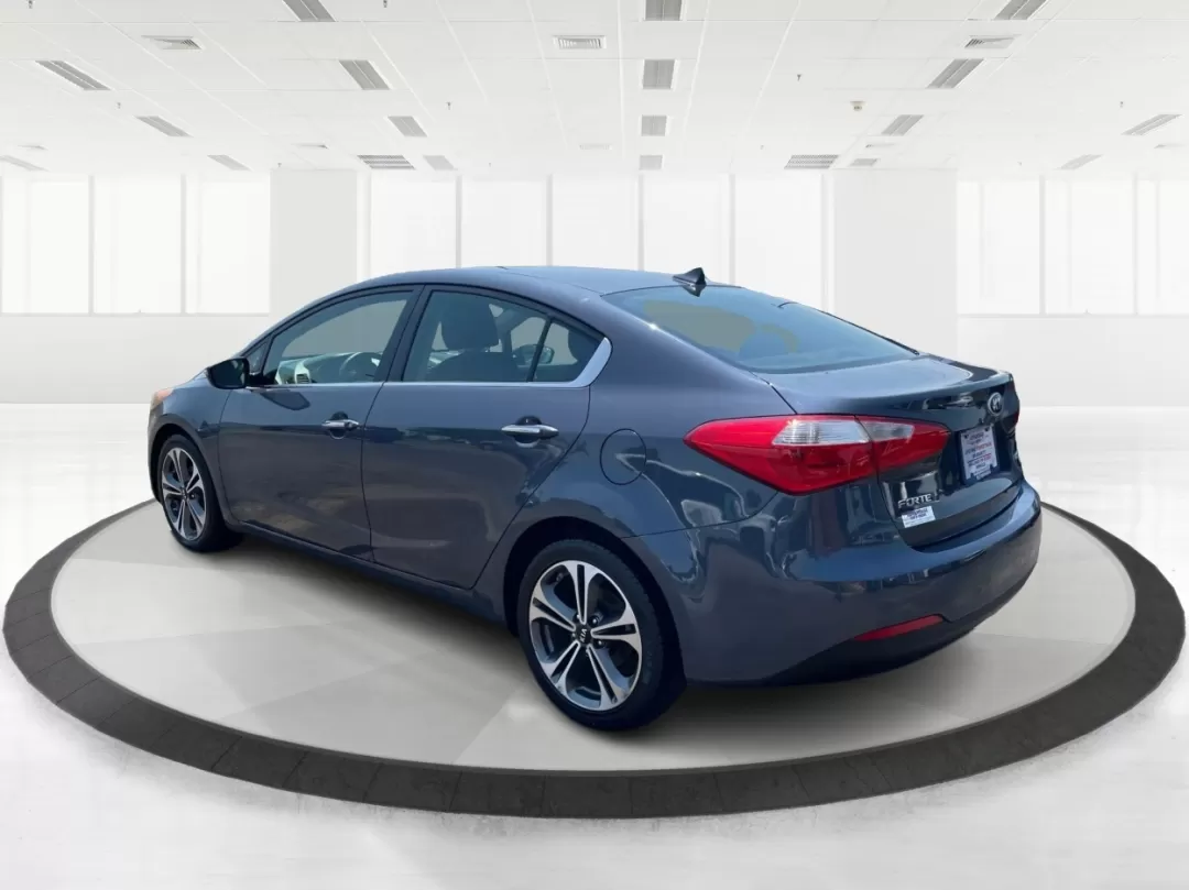 2014 Kia Forte EX (KNAFX4A88E5) with an 2L I-4 gasoline direct injection engine, located at 8750 N County Rd 25A, Piqua, OH, 45356, (937) 908-9800, 40.164391, -84.232513 - Photo#4