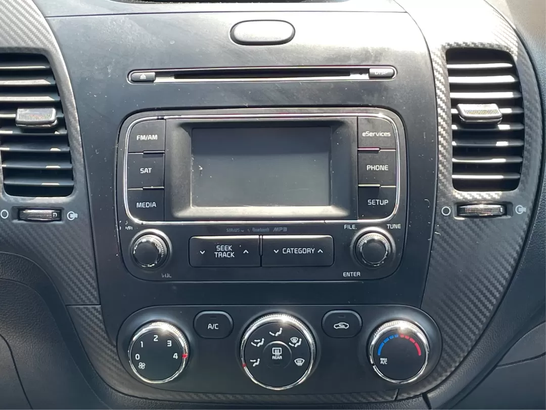 2014 Kia Forte EX (KNAFX4A88E5) with an 2L I-4 gasoline direct injection engine, located at 8750 N County Rd 25A, Piqua, OH, 45356, (937) 908-9800, 40.164391, -84.232513 - Photo#13