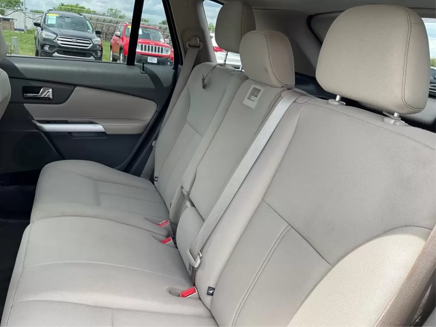 2013 Ford Edge SE (2FMDK3GC3DB) with an Other engine, located at 8750 N County Rd 25A, Piqua, OH, 45356, (937) 908-9800, 40.164391, -84.232513 - **Hit the Open Road in Style! Discover the 2013 Ford Edge SE at Advantage Car and Credit in Fairborn, OH**<br /> <br /> Are you ready to elevate your daily commute or embark on exciting weekend adventures? The 2013 Ford Edge SE is the perfect blend of comfort, spaciousness, and style, making it an i - Photo#10