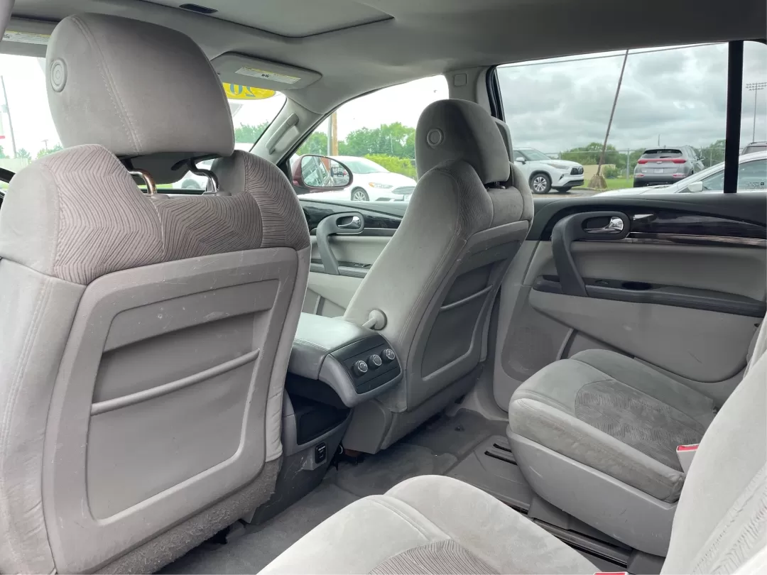 2015 Buick Enclave Convenience FWD (5GAKRAKD6FJ) with an 3.6L V6 DOHC 24V engine, 6-Speed Automatic Overdrive transmission, located at 8750 N County Rd 25A, Piqua, OH, 45356, (937) 908-9800, 40.164391, -84.232513 - Photo#10
