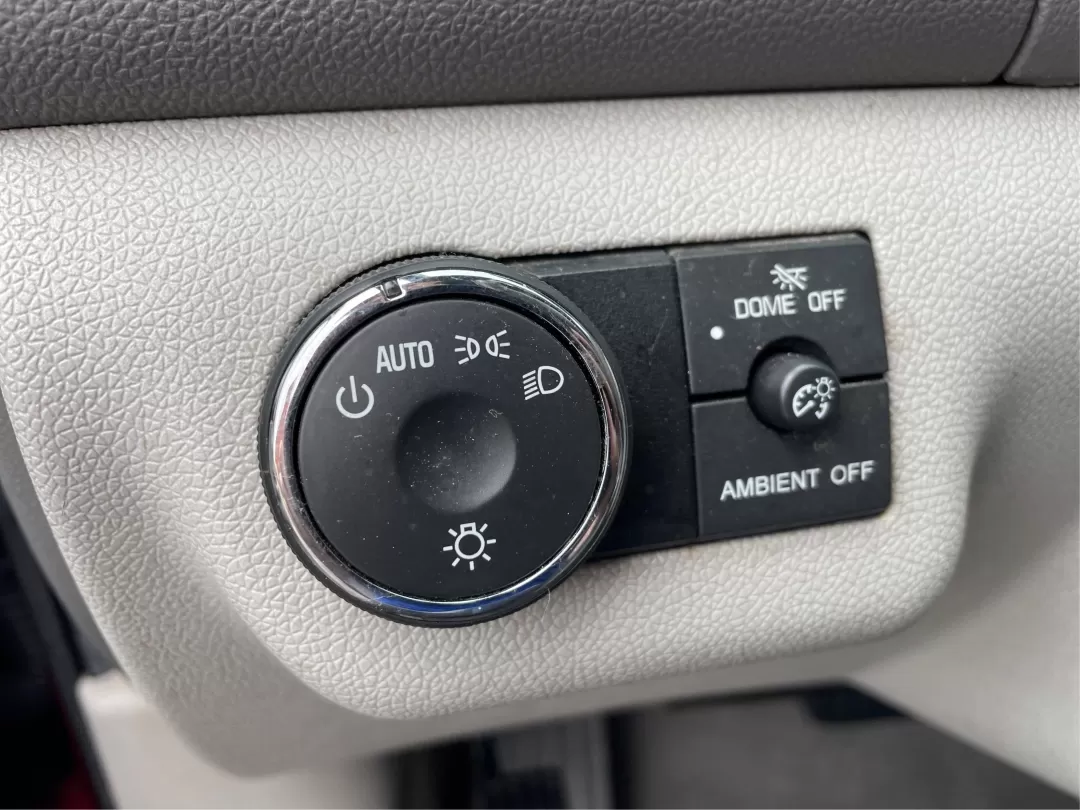 2015 Buick Enclave Convenience FWD (5GAKRAKD6FJ) with an 3.6L V6 DOHC 24V engine, 6-Speed Automatic Overdrive transmission, located at 8750 N County Rd 25A, Piqua, OH, 45356, (937) 908-9800, 40.164391, -84.232513 - Photo#17