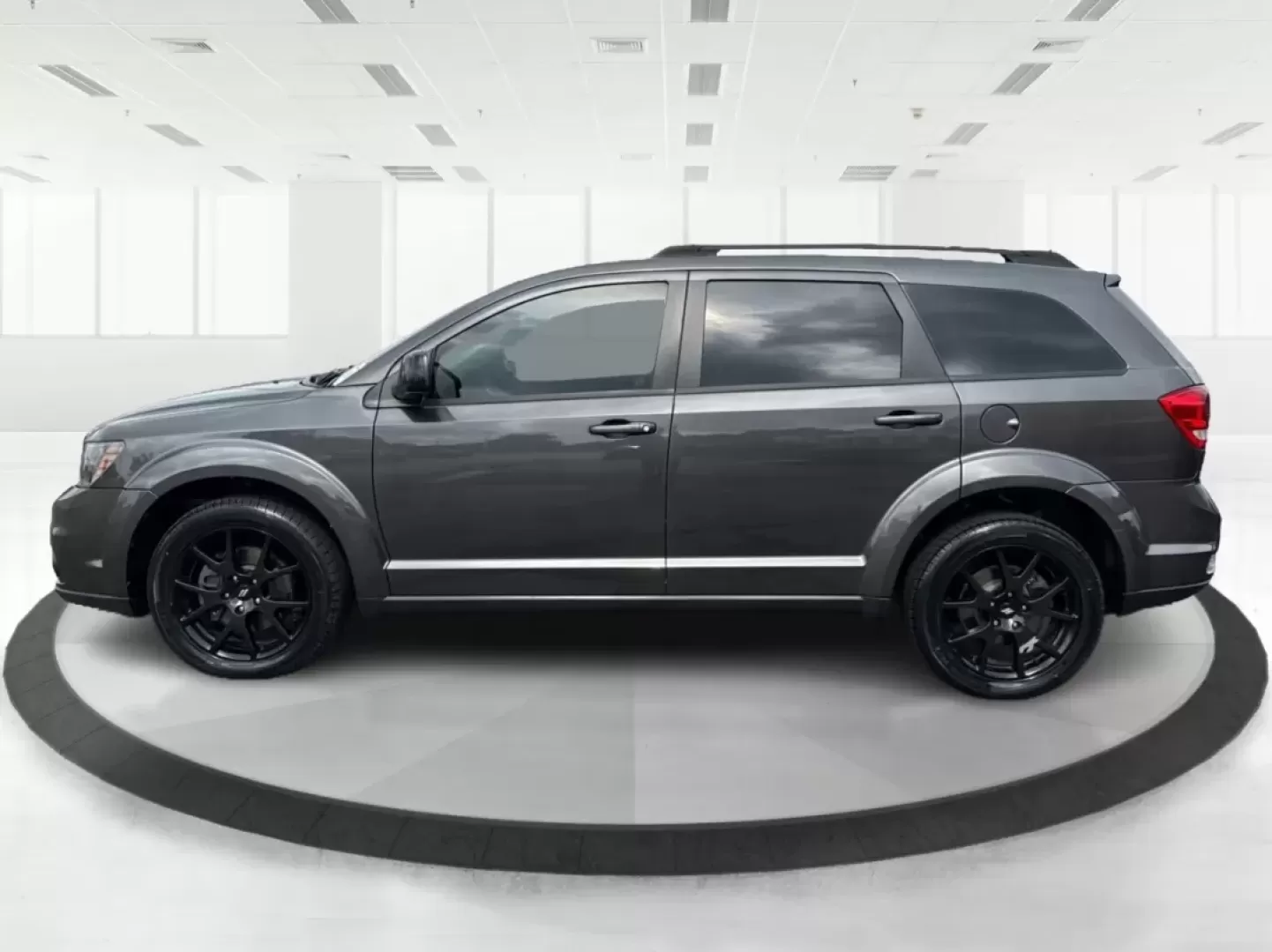 2018 Dodge Journey SXT AWD (3C4PDDBG9JT) with an Pentastar 3.6L V-6 DOHC engine, located at 8750 N County Rd 25A, Piqua, OH, 45356, (937) 908-9800, 40.164391, -84.232513 - Experience the thrill of adventure and family outings in this stunning **2018 Dodge Journey SXT AWD**, now available at **Advantage Car and Credit**, located at **1184 Kauffman Ave, Fairborn, OH 45324**. Whether you're commuting to work or heading out for a weekend getaway, this versatile SUV is des - Photo#5