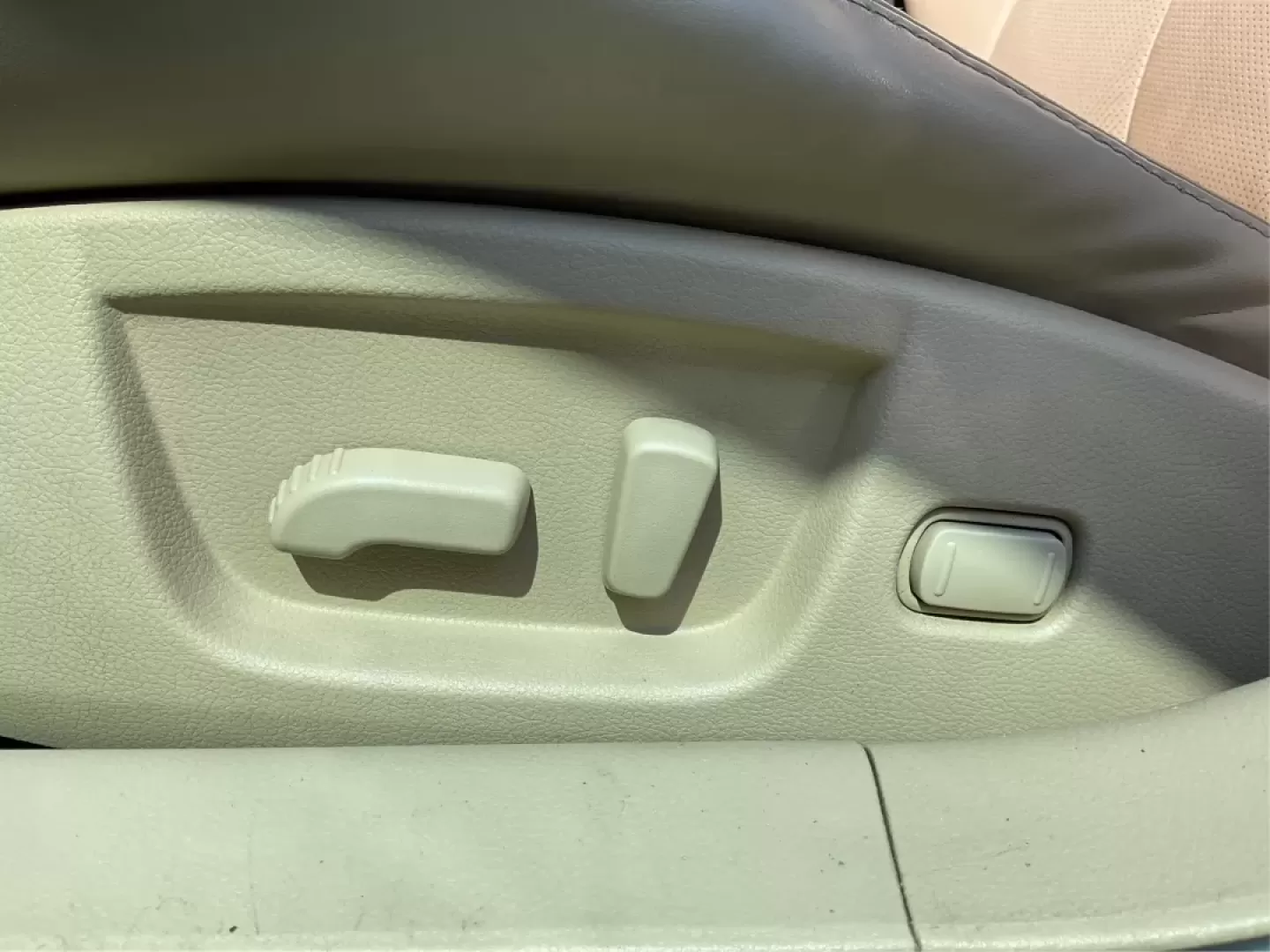 2014 Nissan Maxima 3.5 SV (1N4AA5AP9EC) with an VQ 3.5L V-6 DOHC engine, located at 8750 N County Rd 25A, Piqua, OH, 45356, (937) 908-9800, 40.164391, -84.232513 - **Discover Your Next Adventure with the 2014 Nissan Maxima at Advantage Car and Credit!**<br /> <br /> Are you ready to elevate your daily commute or embark on exciting weekend getaways? Look no further than the stunning 2014 Nissan Maxima, available now at Advantage Car and Credit in Fairborn, OH. - Photo#16