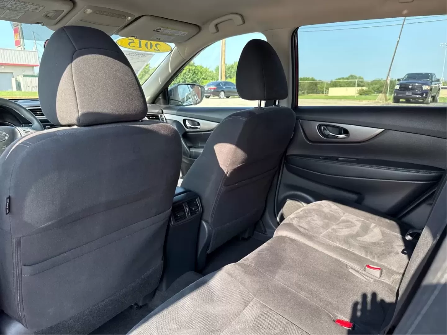 2015 Nissan Rogue SV (KNMAT2MV0FP) with an 2.5L I-4 DOHC engine, located at 8750 N County Rd 25A, Piqua, OH, 45356, (937) 908-9800, 40.164391, -84.232513 - Experience the perfect blend of style, comfort, and capability with this **2015 Nissan Rogue SV**, available now at **Advantage Car and Credit** in **Fairborn, OH**. This versatile SUV is not only ideal for daily commuting but also makes weekend getaways a breeze. Its spacious interior and impressiv - Photo#10