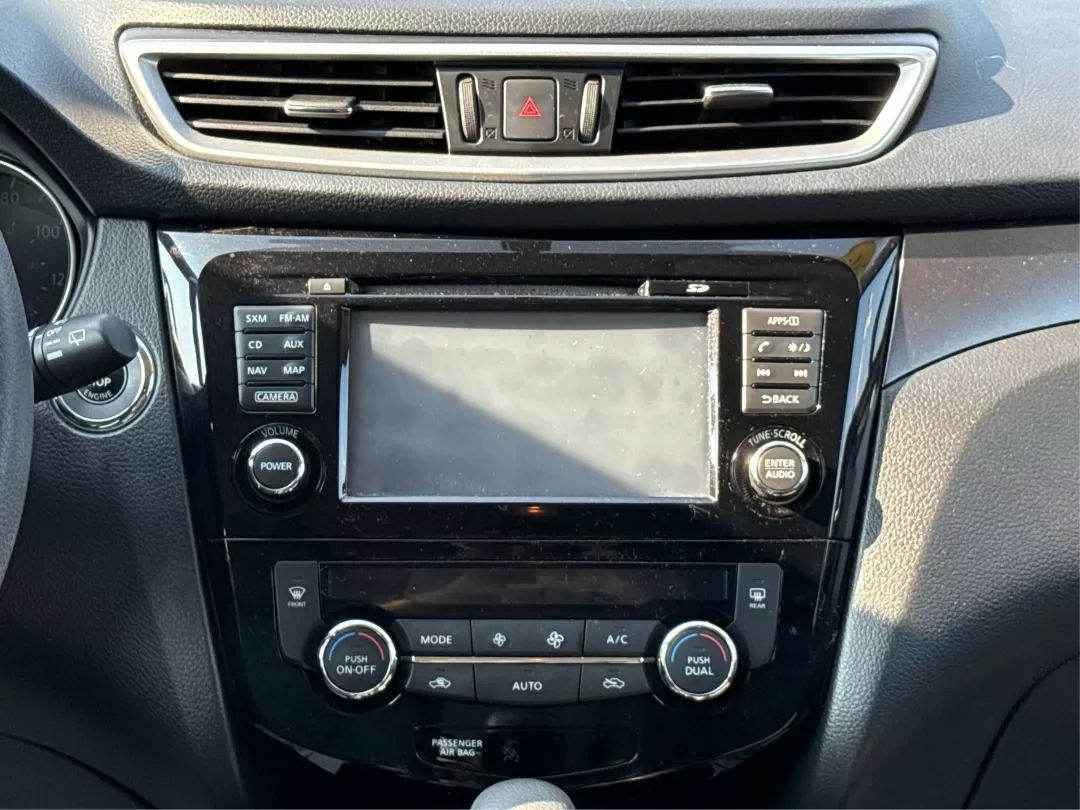 2015 Nissan Rogue SV (KNMAT2MV0FP) with an 2.5L I-4 DOHC engine, located at 8750 N County Rd 25A, Piqua, OH, 45356, (937) 908-9800, 40.164391, -84.232513 - Photo#13