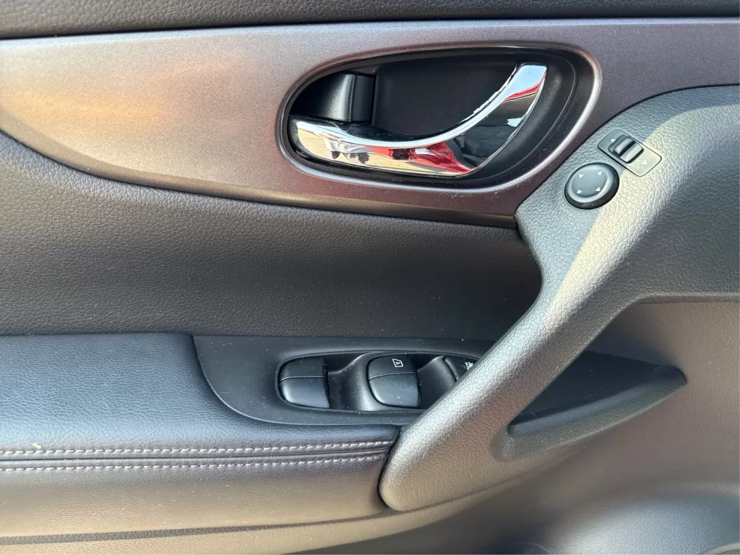 2015 Nissan Rogue SV (KNMAT2MV0FP) with an 2.5L I-4 DOHC engine, located at 8750 N County Rd 25A, Piqua, OH, 45356, (937) 908-9800, 40.164391, -84.232513 - Photo#19