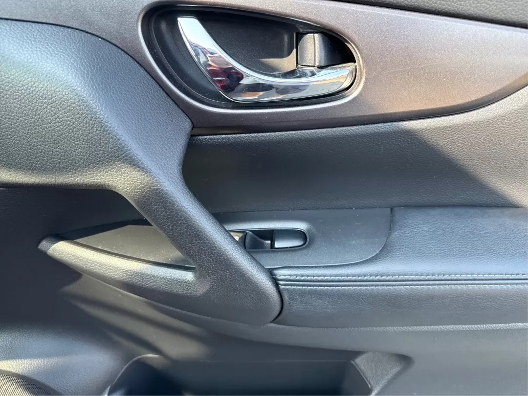 2015 Nissan Rogue SV (KNMAT2MV0FP) with an 2.5L I-4 DOHC engine, located at 8750 N County Rd 25A, Piqua, OH, 45356, (937) 908-9800, 40.164391, -84.232513 - Photo#20