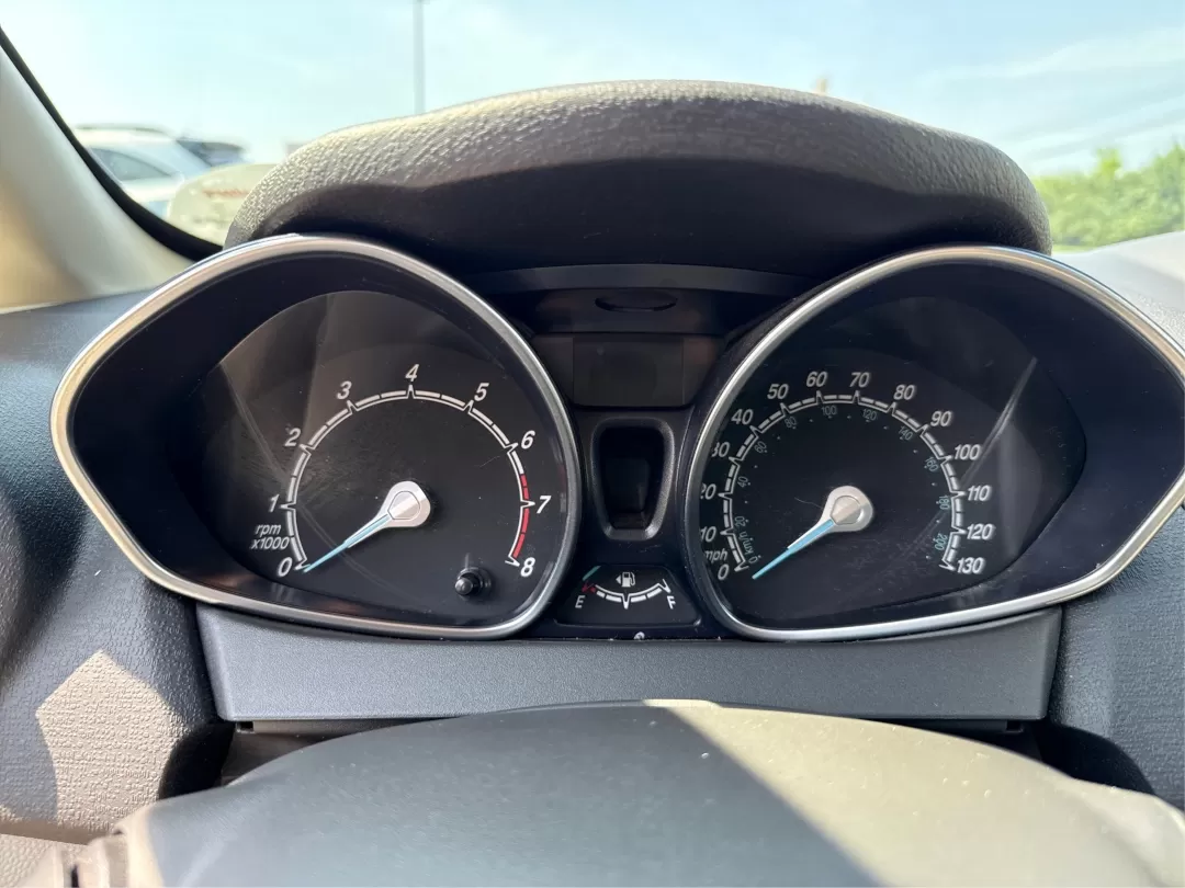 2015 Ford Fiesta SE (3FADP4BJ4FM) with an EcoBoost 1L I-3 gasoline direct injection engine, located at 8750 N County Rd 25A, Piqua, OH, 45356, (937) 908-9800, 40.164391, -84.232513 - Photo#15